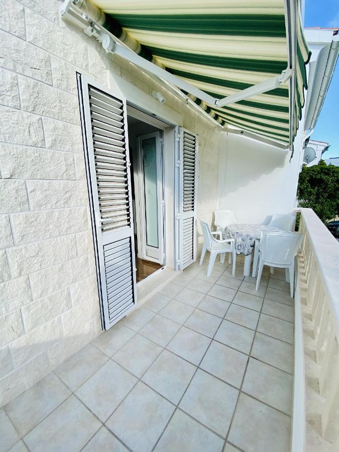 Apartments By The Sea Postira, Brac - 2928 Ngoại thất bức ảnh